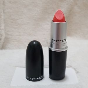 MAC CREMESHEEN OBI ORANGE LIPSTICK